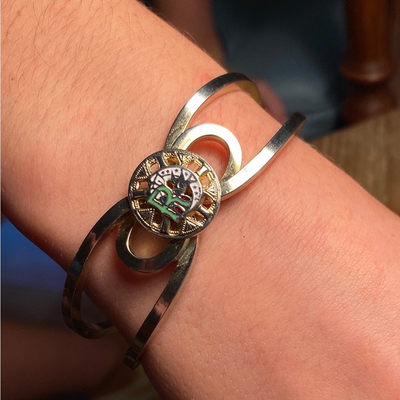 1960'S REBEKAH ODD FELLOWS GOLD TONE ENAMEL CLAMPER BRACELET LETTER R VINTAGE - Picture 4 of 5